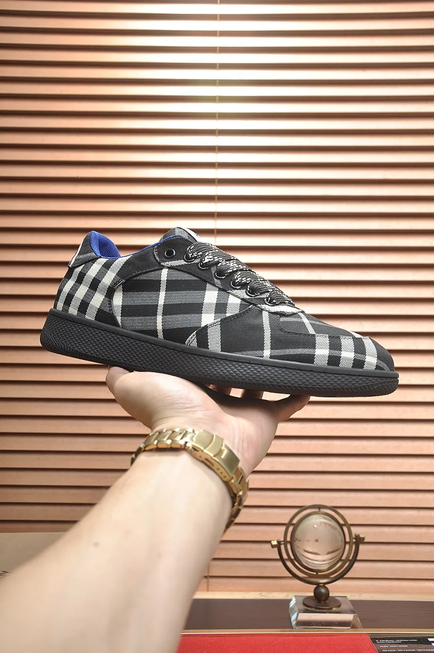 Men's shoes 💰540💶【Burberry】Classic low-top sneakers｜Imported cowhide with classic plaid fabric｜Sheepskin lining｜Original outsole｜Fine workmanship and comfortable to wear Size: 38-44 (customized at 45)